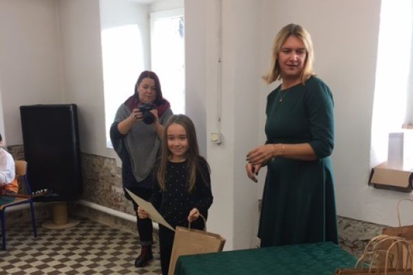 Odbiór nagrody przez Tosię