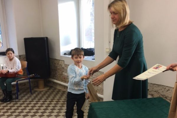 Odbiór nagrody przez Nikodema