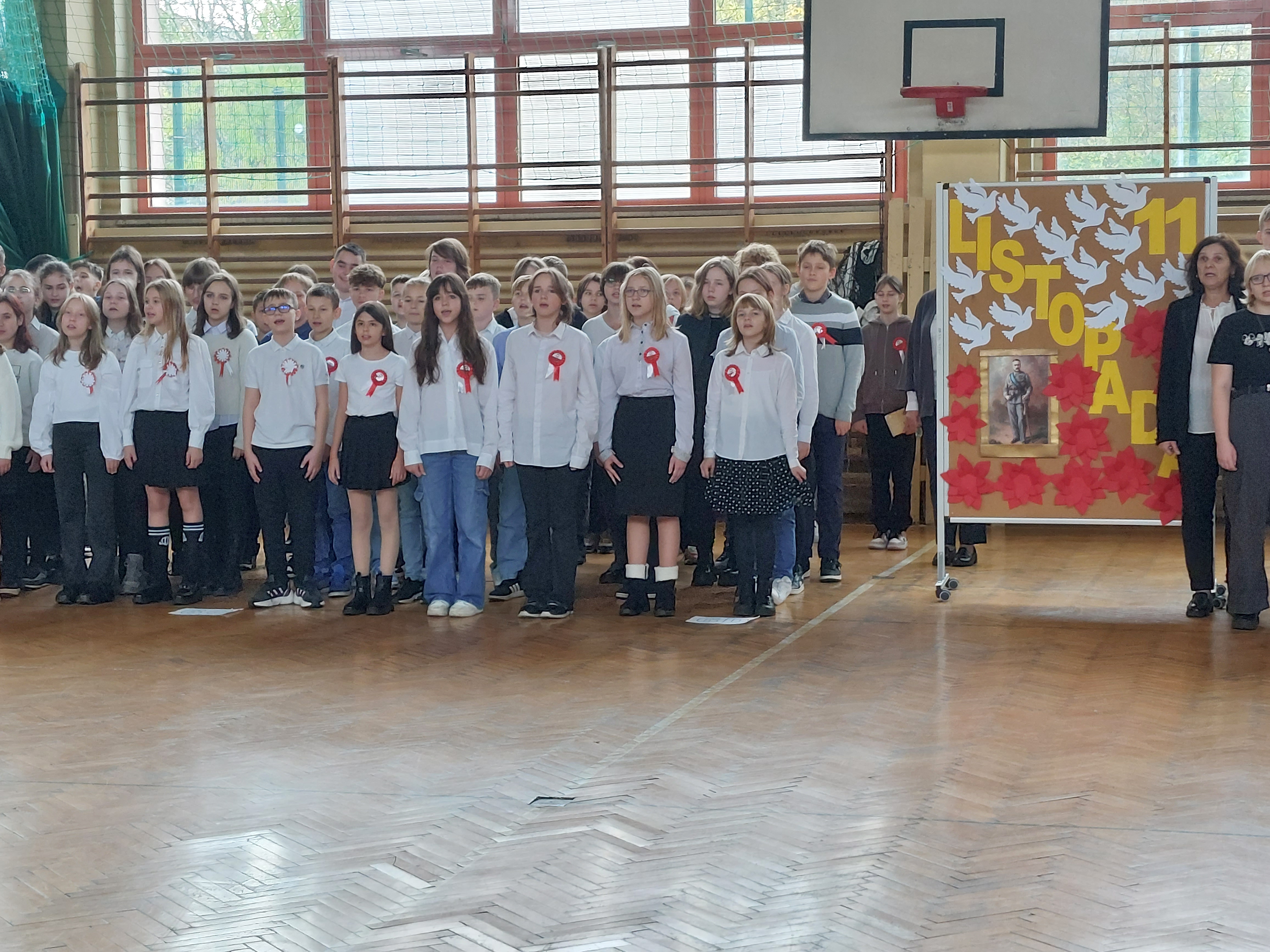 Szkoła do Hymnu