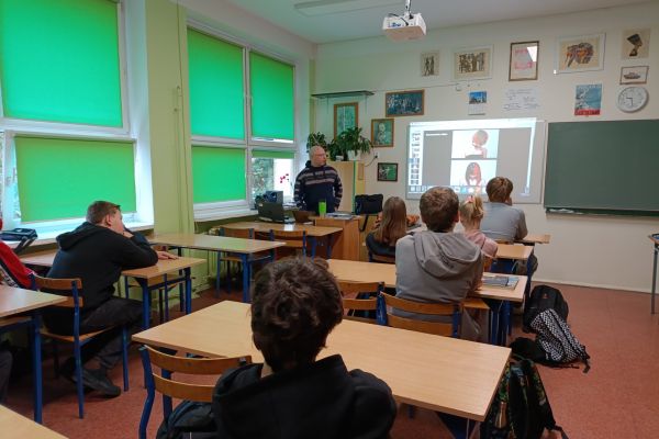 Jak nie dać się omamić sztucznej i inteligencji?