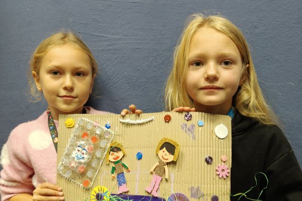 Klasa 2c na warsztatach w bibliotece