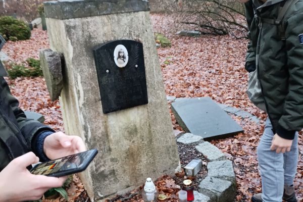 Miał być zamek, a wyszedł cmentarz