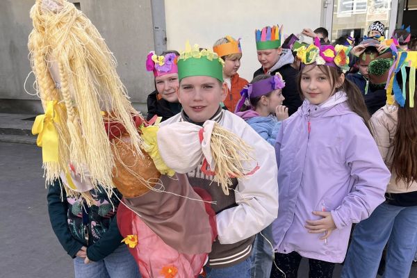 Wiosenny przemarsz w klasach młodszych