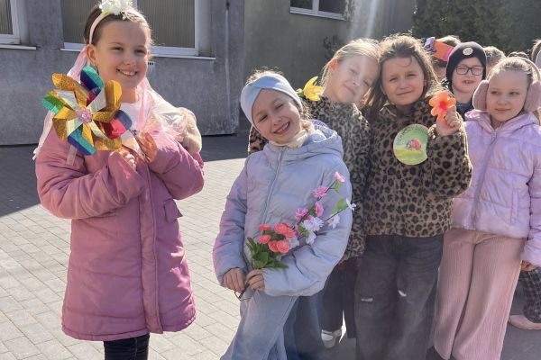 Wiosenny przemarsz w klasach młodszych
