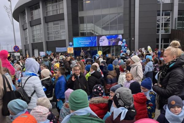 Przemarsz z okazji Światowego Dnia Świadomości Autyzmu