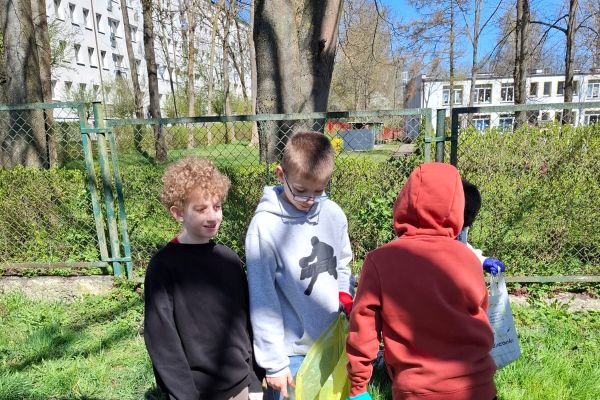 WIOSENNIE PORZĄDKI NA DZIEŃ ZIEMI