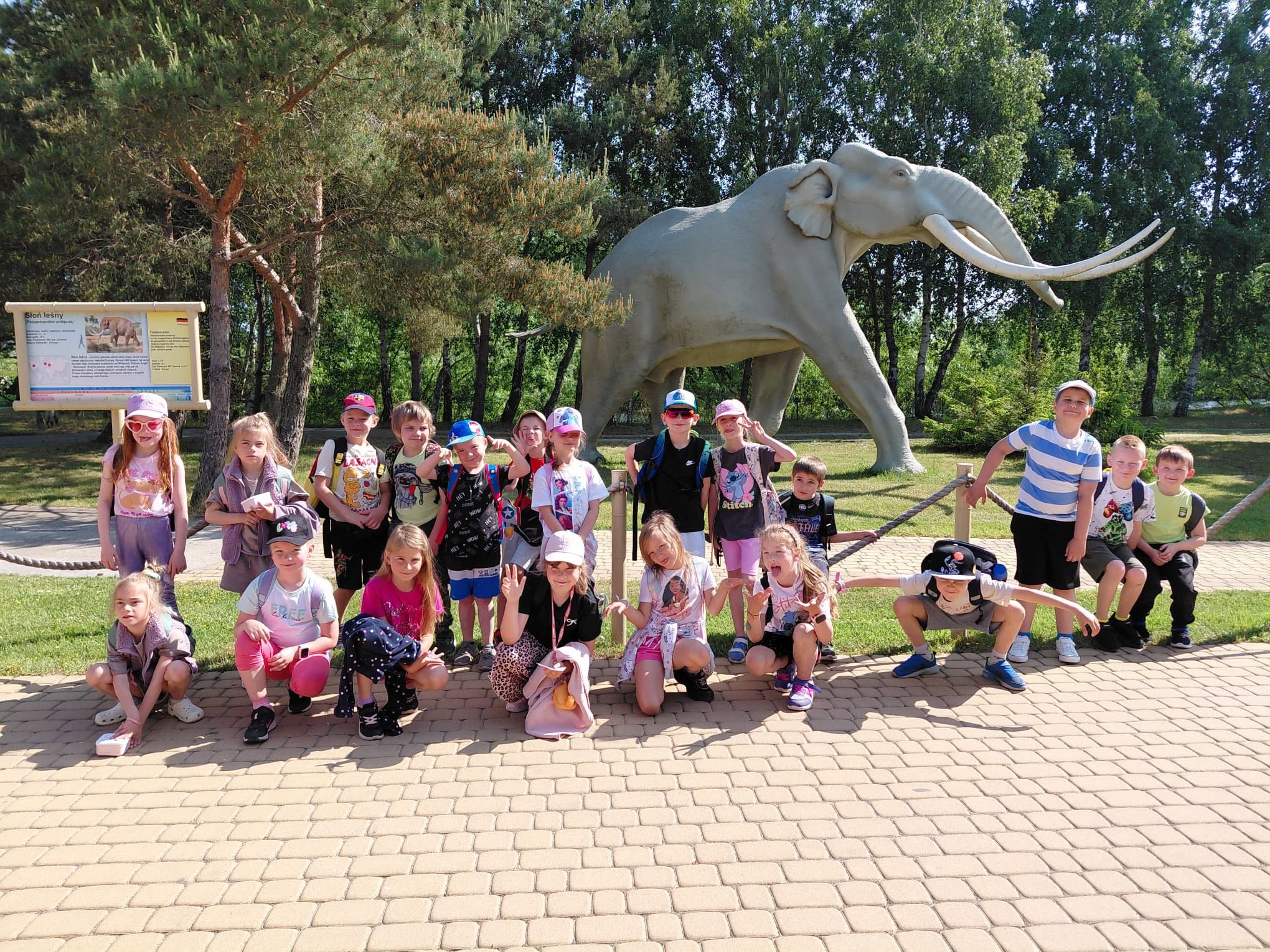 Wycieczka klas 1c, 1d, 2b i 3a do Parku Dinozaurów w Łebie!