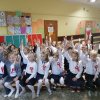 KLasa_1a_podczas_szkolnej_uroczystosci